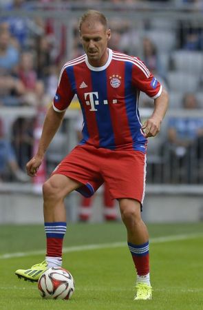 人和整个球 人和整个球