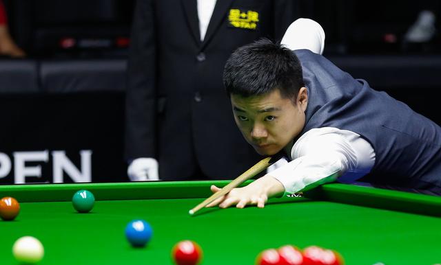 年轻后卫以 年轻后卫以