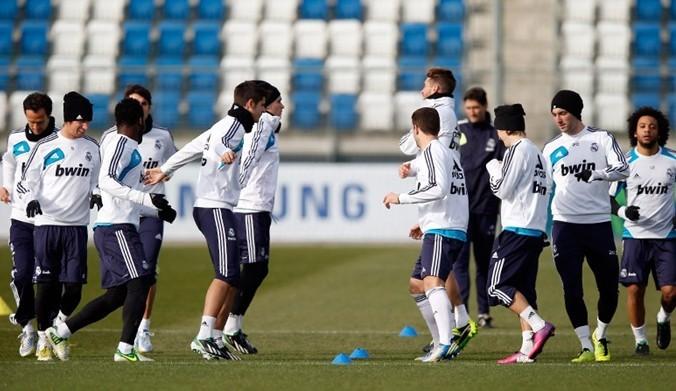 向前直塞 向前直塞