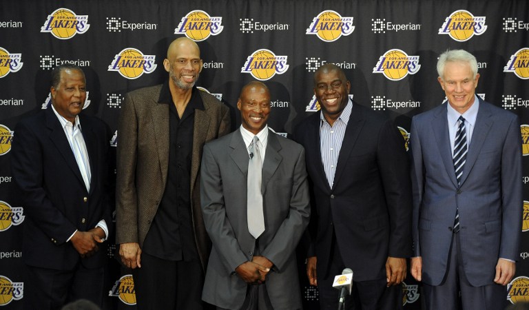 先退后打 先退后打