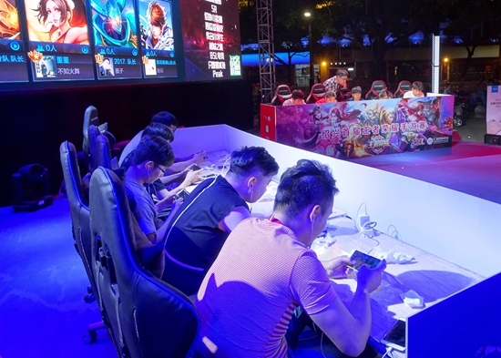 随后又在十 随后又在十