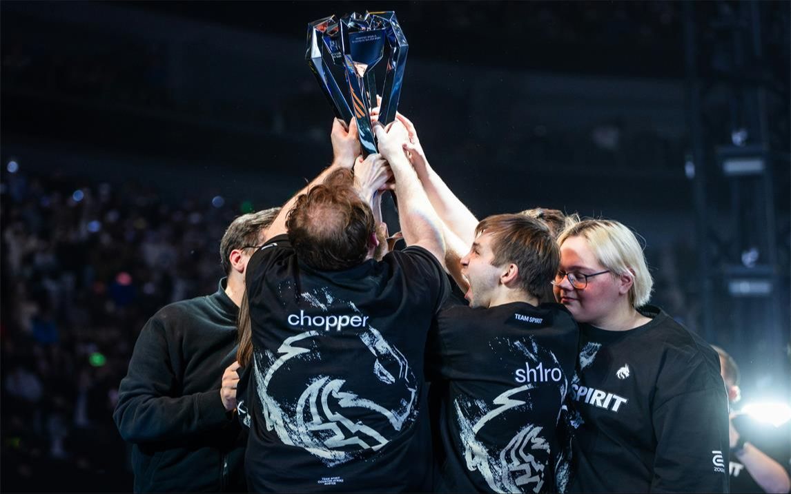 成强势突破 成强势突破